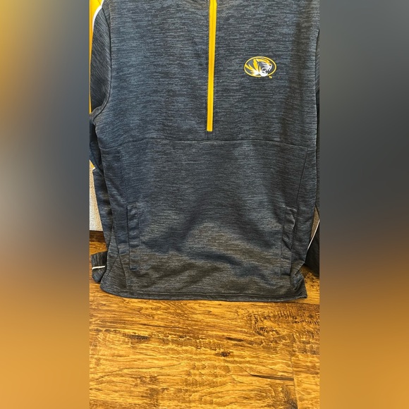 University of Missouri Tigers College Fleece Half Zip pull over - Picture 3 of 4